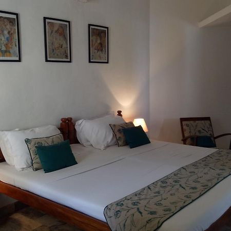 L'Escale Hotel Pondicherry Bagian luar foto